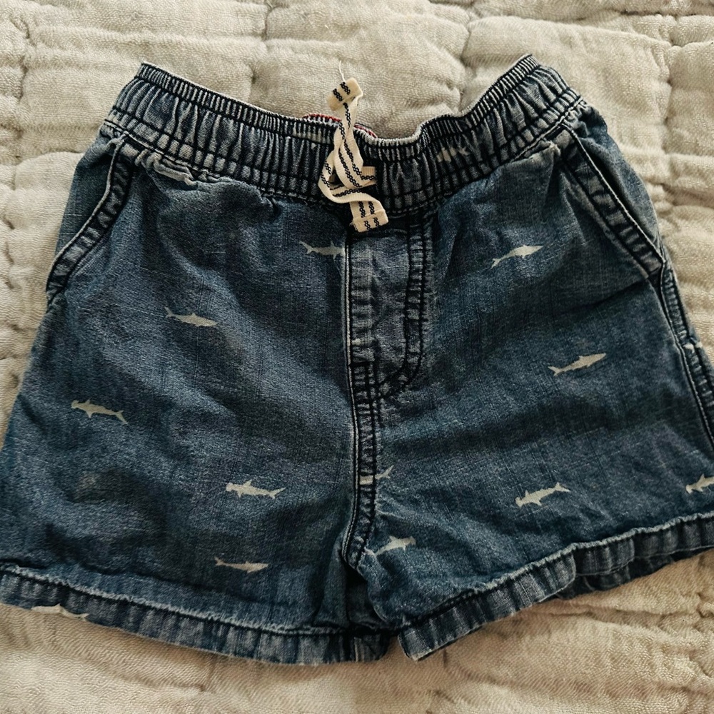 Tea shark shorts